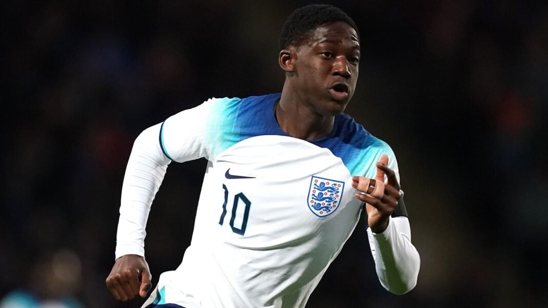 Teenager Mainoo handed first England call-up