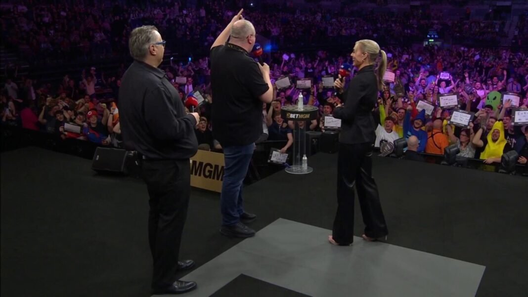 Stephen ‘The Bullet’ Bunting conducts Liverpool crowd | ‘Let’s go Bunting mental!’ | Darts News | Sky Sports