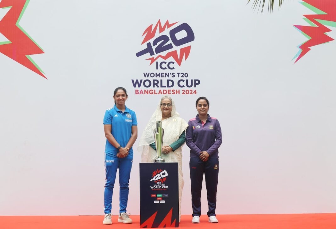 Harmanpreet poses with Women’s T20 World Cup trophy
