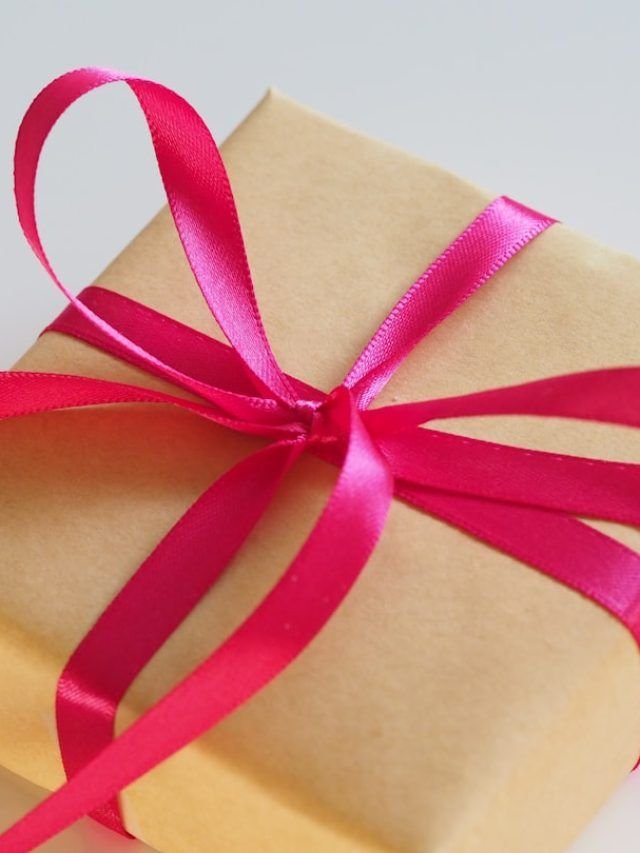 6 Gifts to Avoid as Per Vastu Shastra