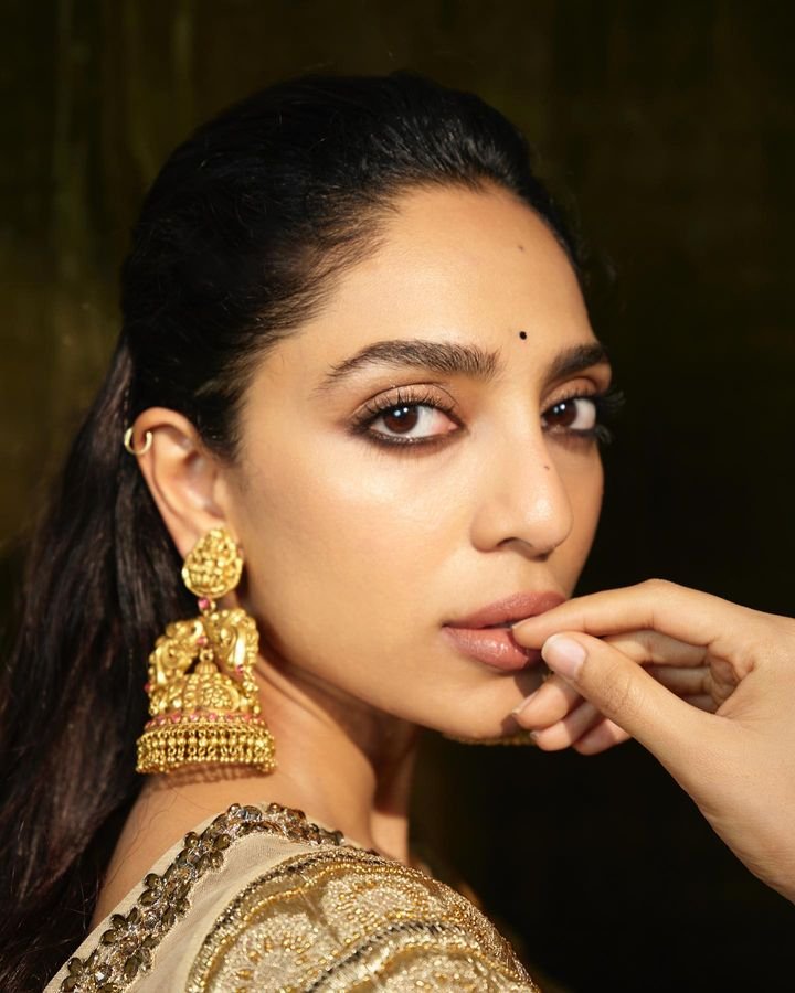Angel eyes, Sobhita Dhulipala