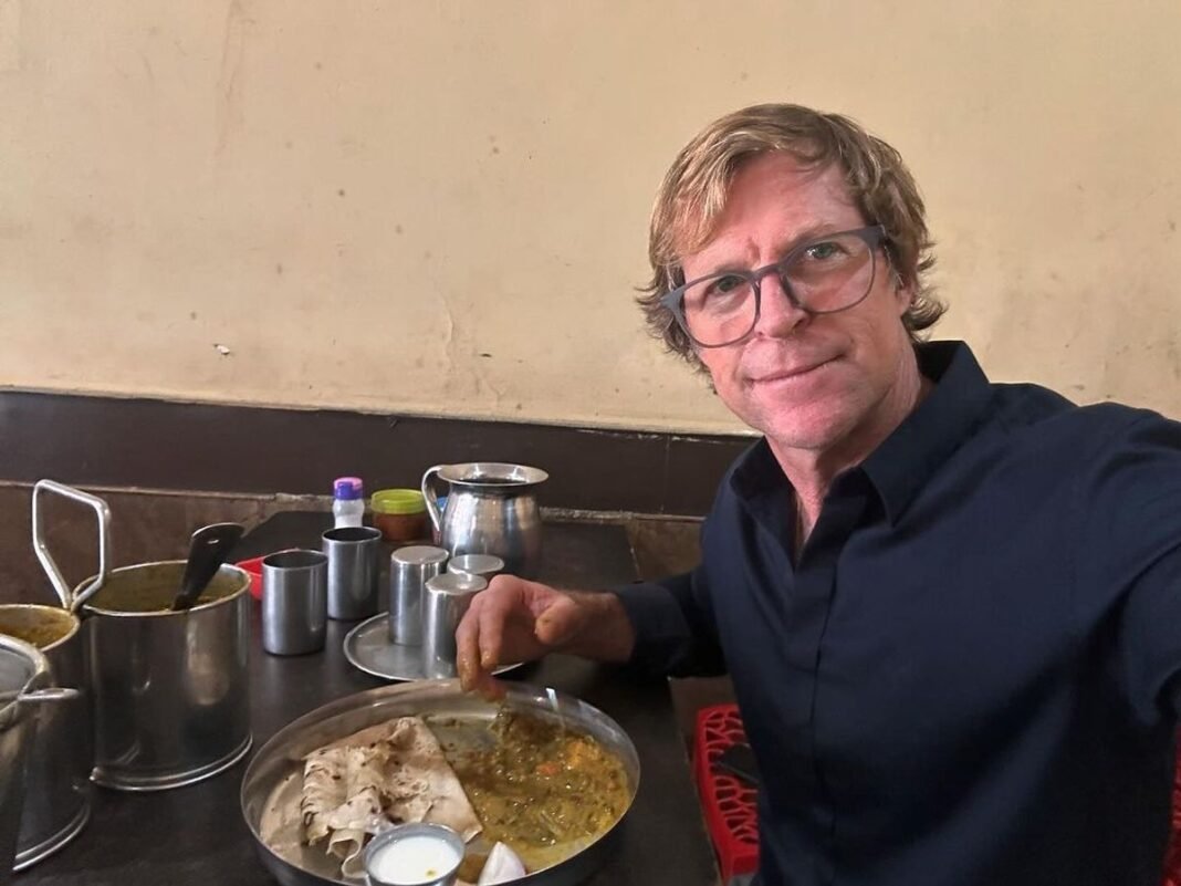 Jonty Rhodes enjoys local food in Bengaluru