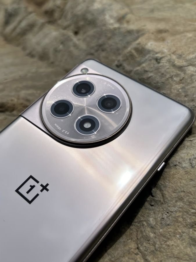 OnePlus 12 gets big discount on Flipkart