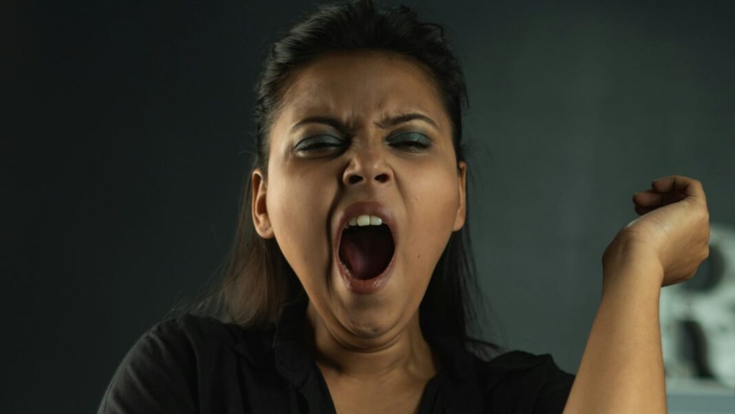 7 Common Workplace Habits Ruining Your Career Growth