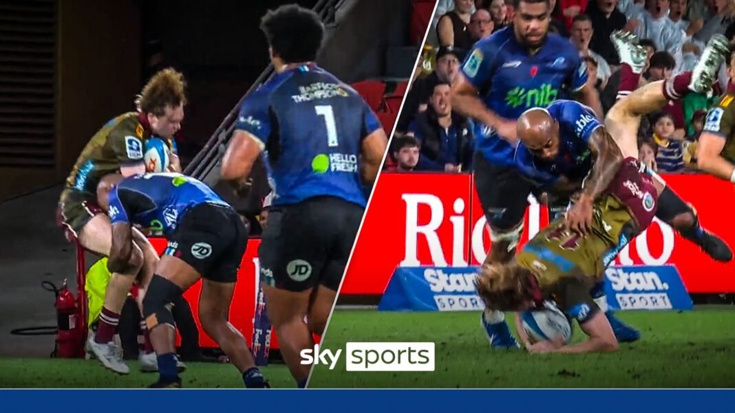 Super Rugby: Should Mark Tele’a of the Blues have seen red for HUGE hit?