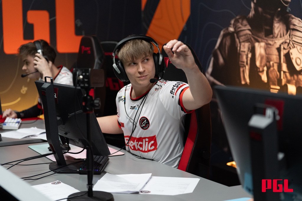 GamerLegion Announces the Benching of Kursy, Signs hypex to Replace Him