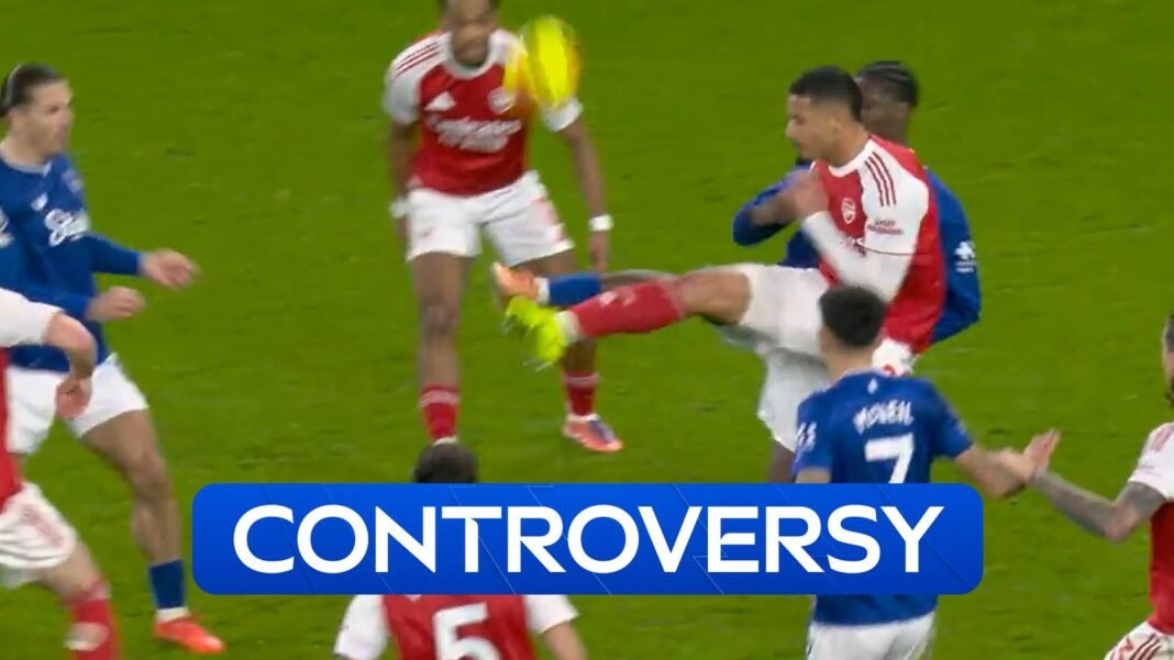 Everton vs Arsenal | No penalty after William Saliba challenge on Thierno Barry