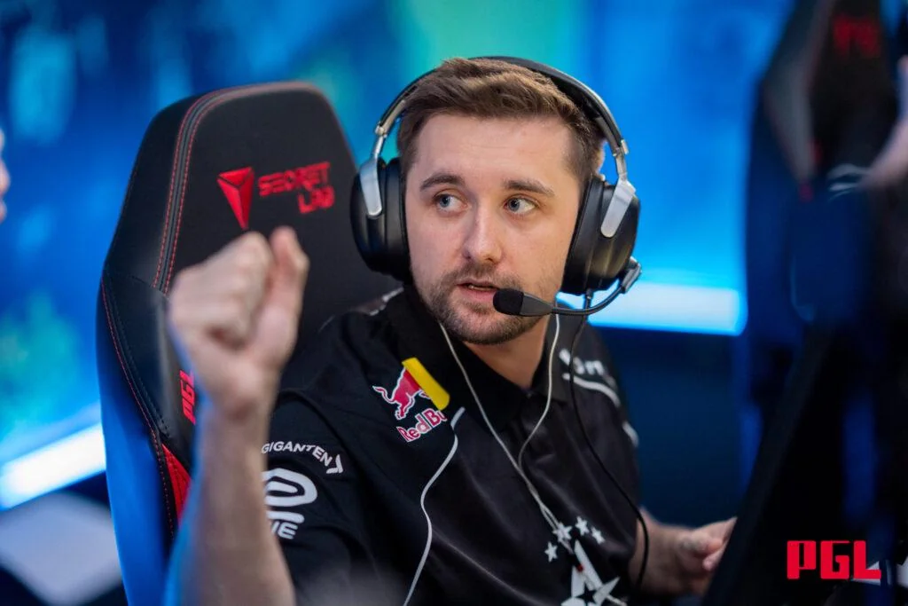 Astralis HooXi leaves social media following death threats after IEM Cologne Major 2026
