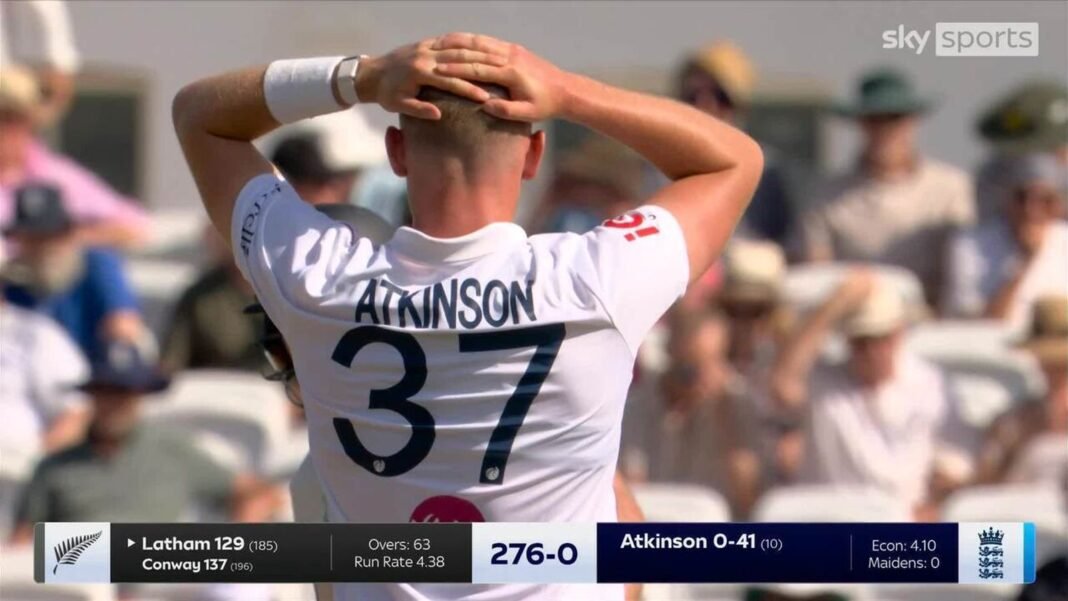 ‘Oh GOODNESS me!’ | Jamie Smith drops Latham as England remain wicket-less | Cricket News | Sky Sports