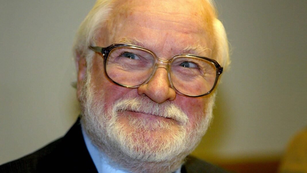 Ken Bates: Former Chelsea and Leeds chairman dies aged 94