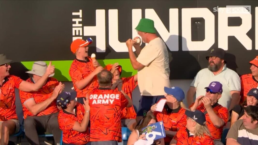 Sunrisers Leeds vs Manchester Super Giants | Commentators WOWED by classy one-handed crowd catch!