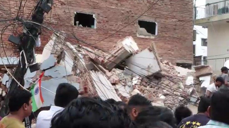 30-50 students trapped, calling from under rubble after 5-storey Delhi PG collapses